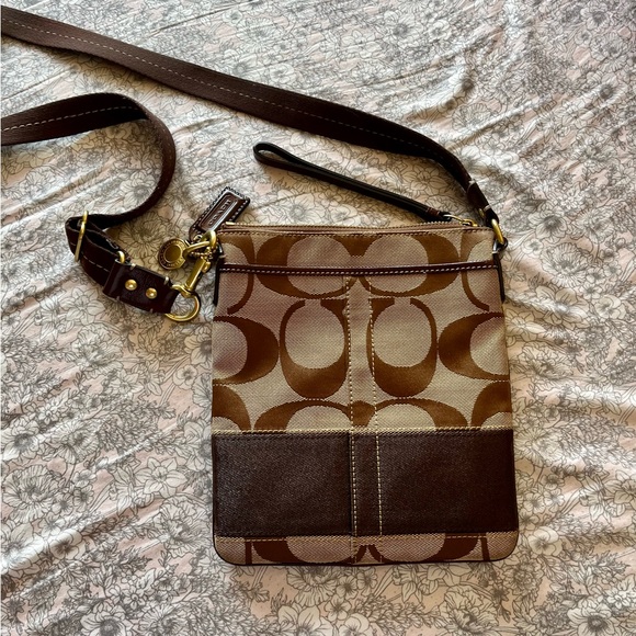 Coach crossbody - Picture 3 of 5